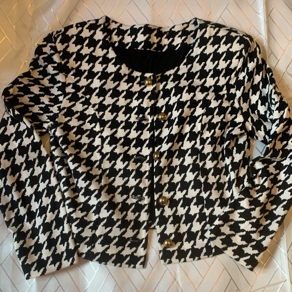 Houndstooth F21 checkered print cropped gold button black white classy jacket SM - Picture 11 of 11
